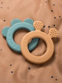 Doudou Plat Attache Sucette - DONE BY DEER Moutarde - Done By Deer 9 Doudou Plat Attache Sucette - DONE BY DEER Moutarde - Done By Deer -Vertbaudet Enfant Promos Magasin doudou plat attache sucette done by deer 3